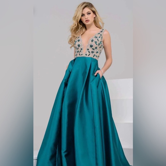 Jovani Dresses & Skirts - Jovani Teal and Cream Formal prom Dress size 6